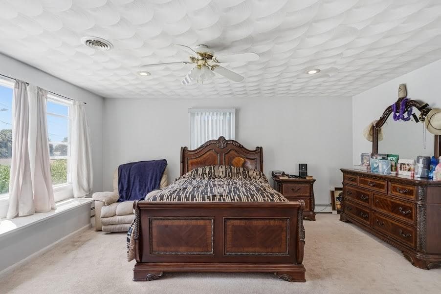 Single Family Residence at 133 Sandringham Avenue, Providence, photo 20 of 39