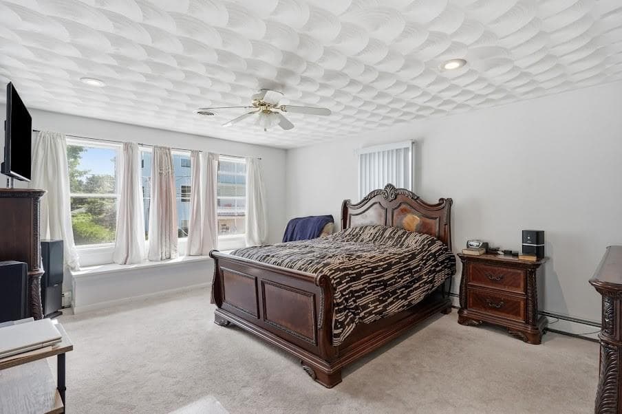 Single Family Residence at 133 Sandringham Avenue, Providence, photo 18 of 39