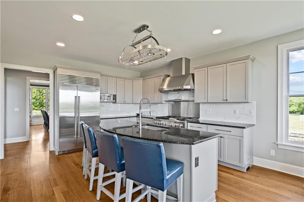 Single Family Residence at 474 Wapping Road, Portsmouth, photo 17 of 50