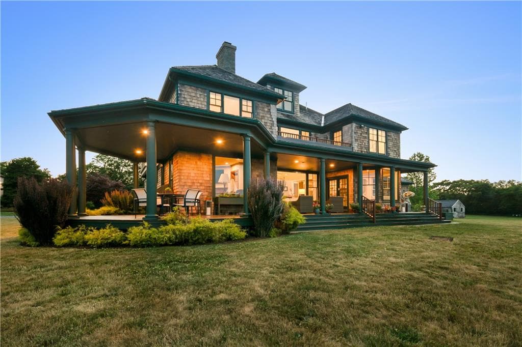 Single Family Residence at 474 Wapping Road, Portsmouth, photo 3 of 50