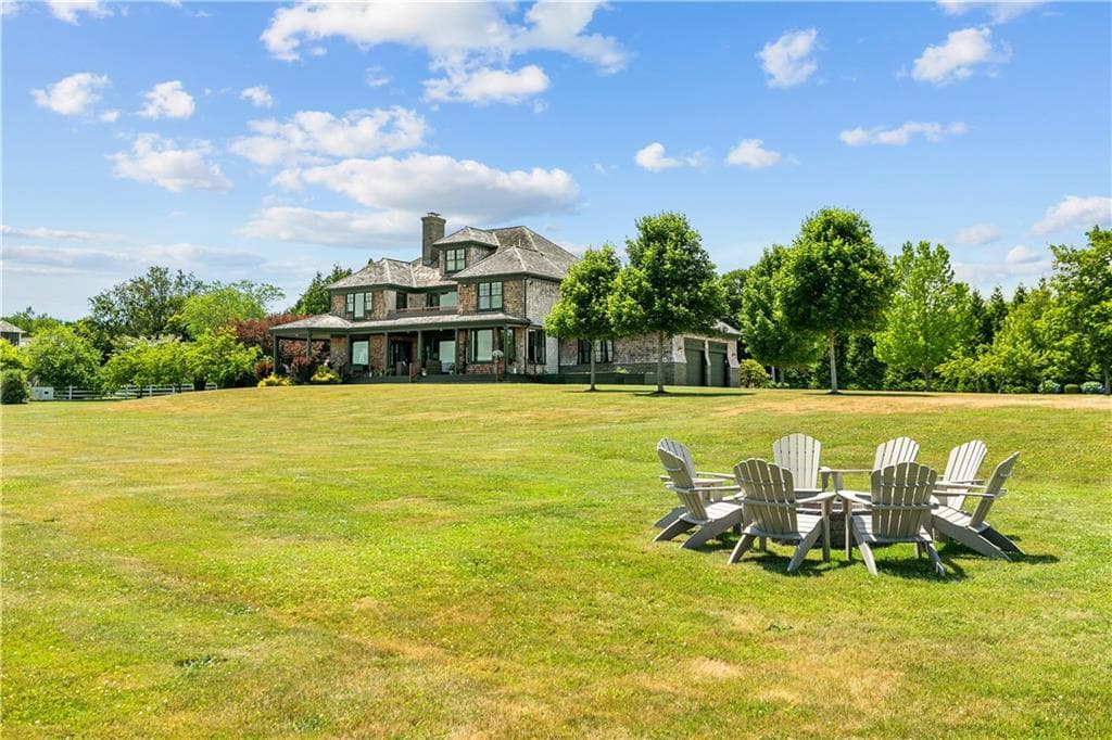 Single Family Residence at 474 Wapping Road, Portsmouth, photo 8 of 50
