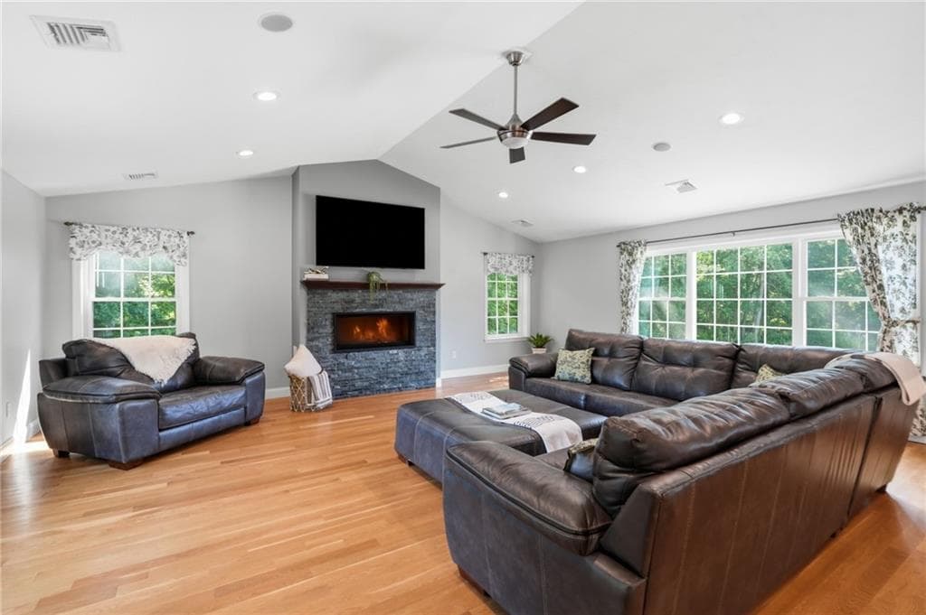 10 Stirling Drive photo 11