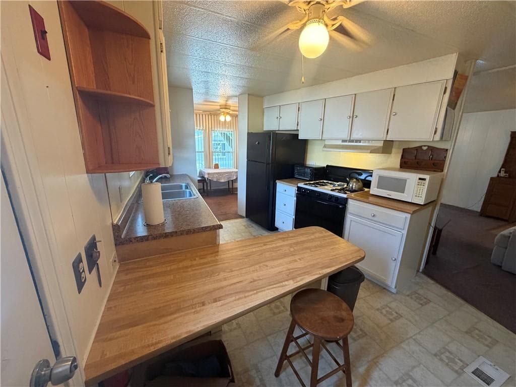 Single Family Residence at 80 Cooper Lane, East Greenwich, photo 3 of 14