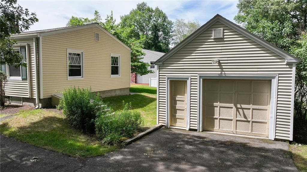 71 Roland Street photo 9