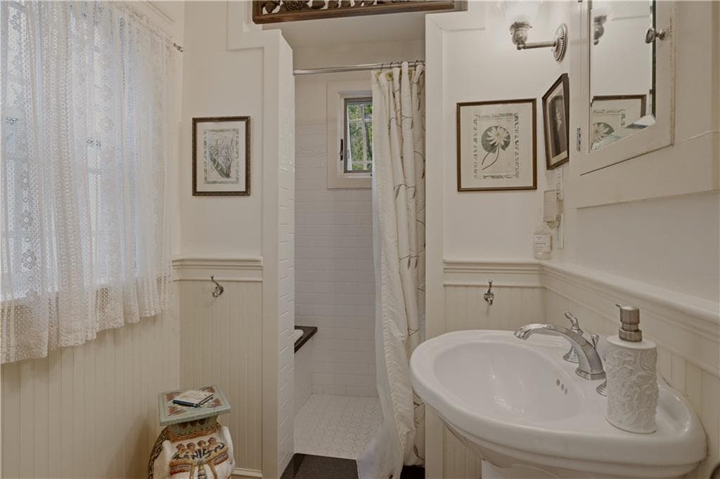 Multi Family at 15 17 Dennison Street, Newport, photo 25 of 50