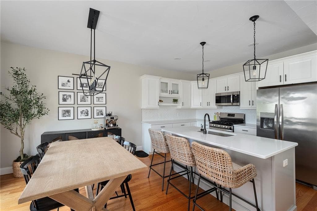 Condominium at 601 Hunting Hill Drive, Cumberland, photo 10 of 36