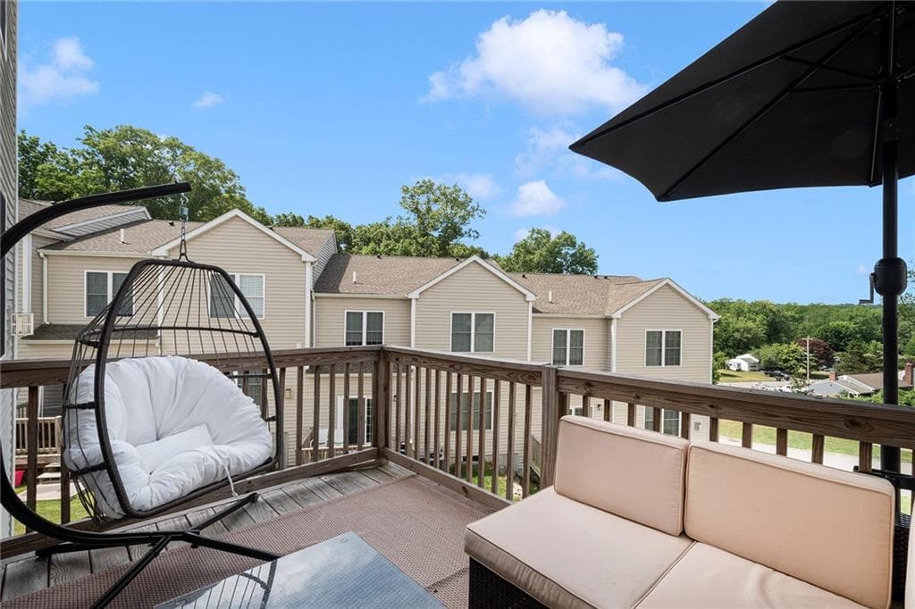 Condominium at 601 Hunting Hill Drive, Cumberland, photo 15 of 36