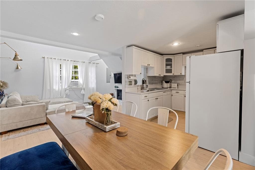 11 N Shore Street photo 16