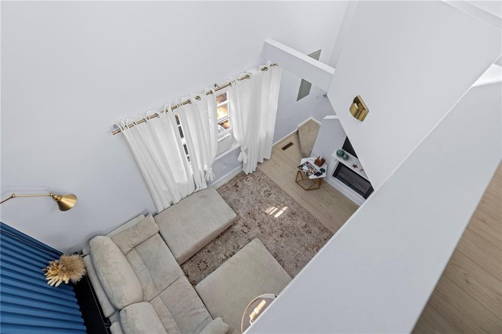 11 N Shore Street photo 22