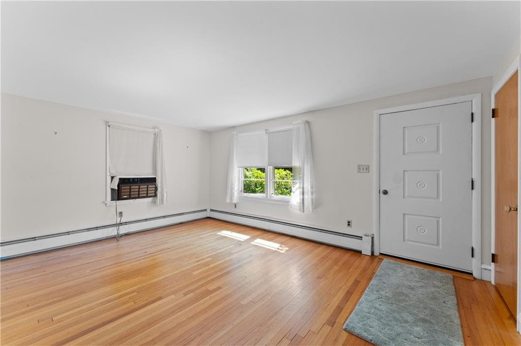 Single Family Residence at 48 Westbrook Drive, Seekonk, photo 10 of 33