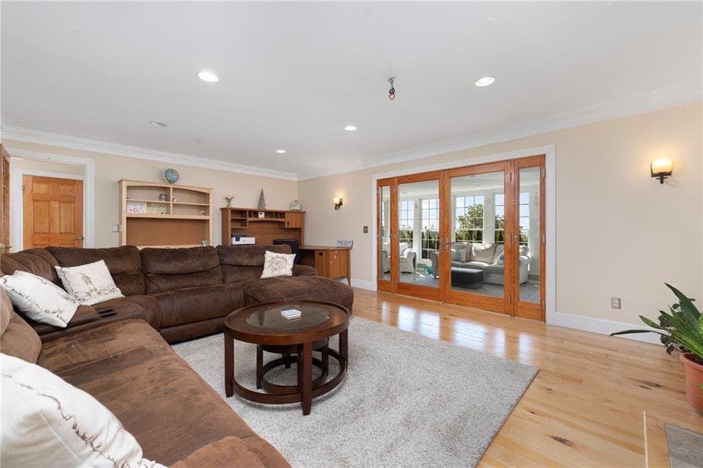 5443 Post Road photo 10