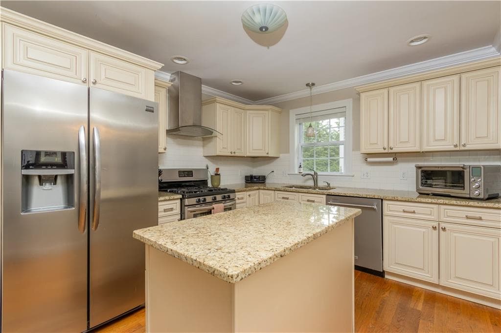 Single Family Residence at 155 Pleasant Street, Providence, photo 21 of 34