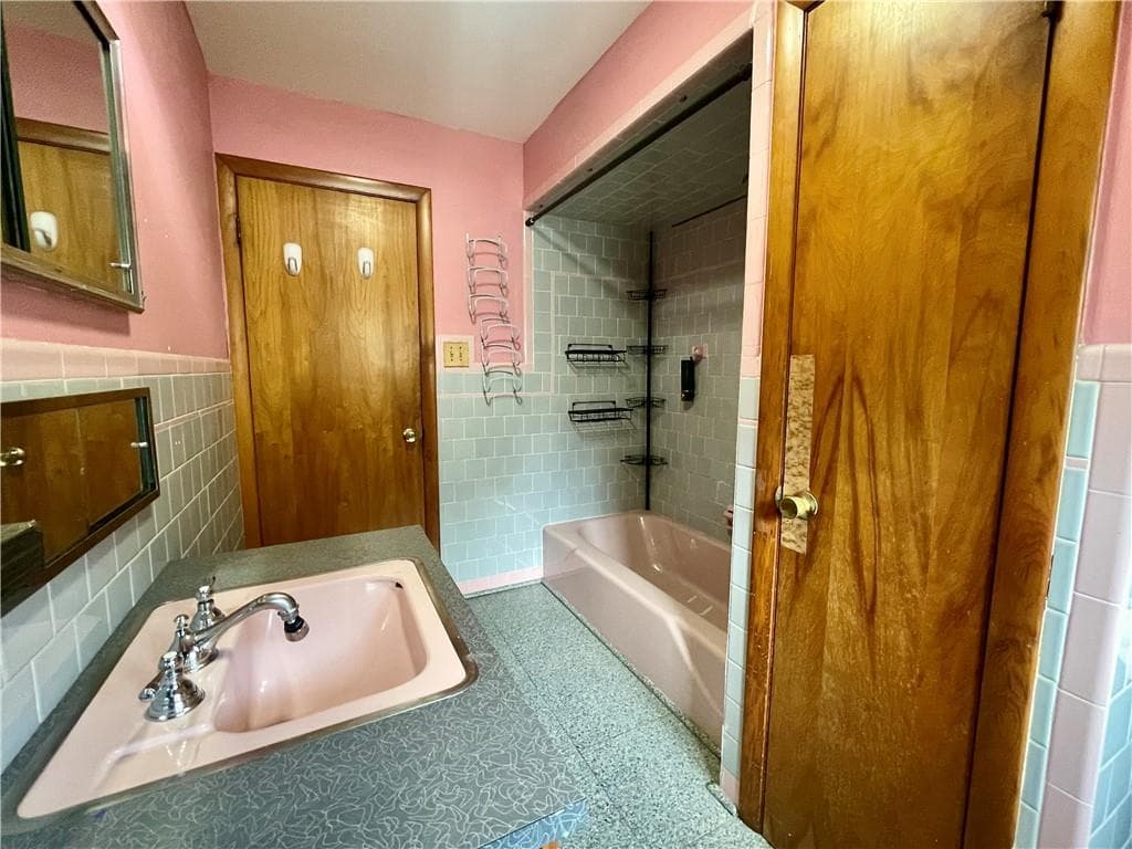 182 Highland Street photo 22