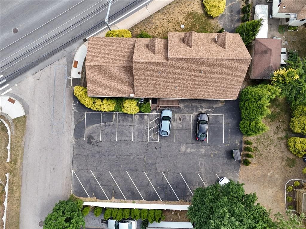 623 Post Road photo 7