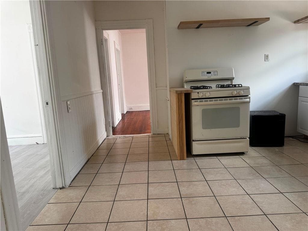 Multi Family at 792 Atwells Avenue, Providence, photo 32 of 47