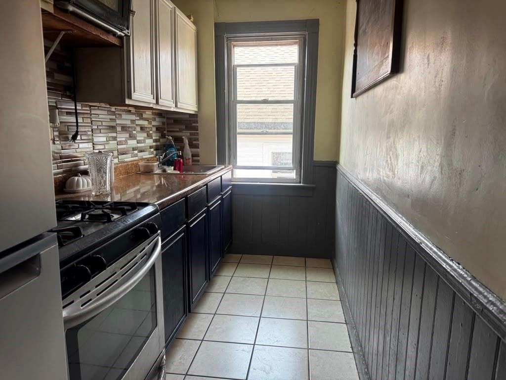 Multi Family at 792 Atwells Avenue, Providence, photo 38 of 47