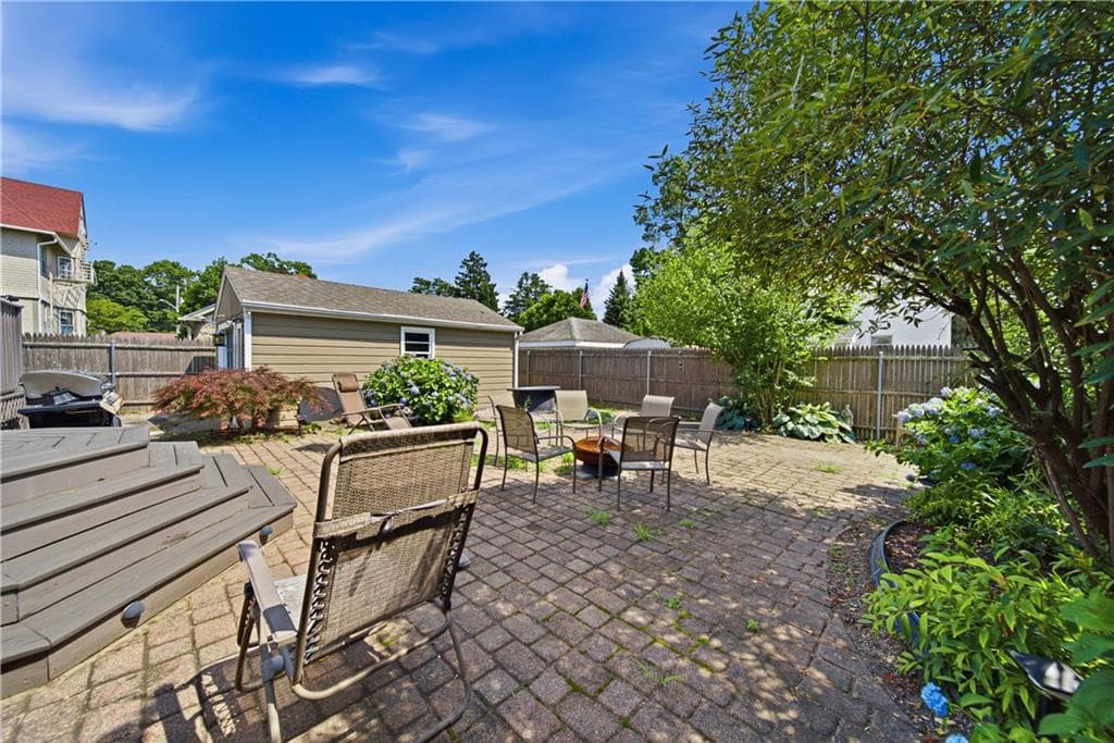 24 ROSEGARDEN Street photo 32