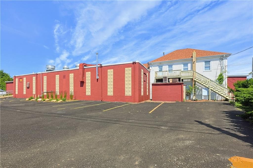 955 West Shore Road photo 9