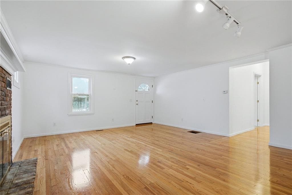 61 West Warwick Avenue photo 3