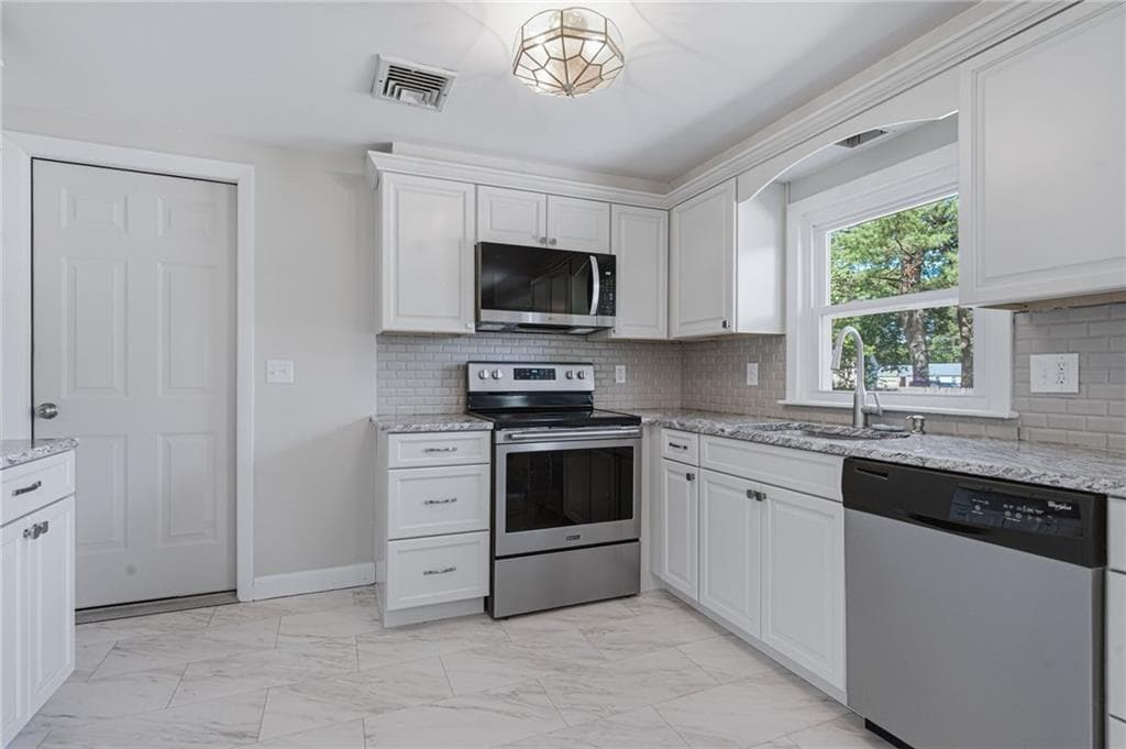 132 Potowomut Road photo 5