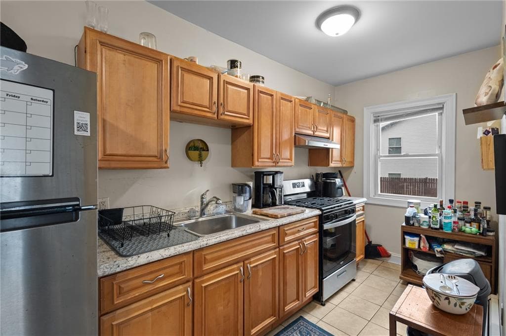 Multi Family at 33 35 Stadden Street, Providence, photo 37 of 44