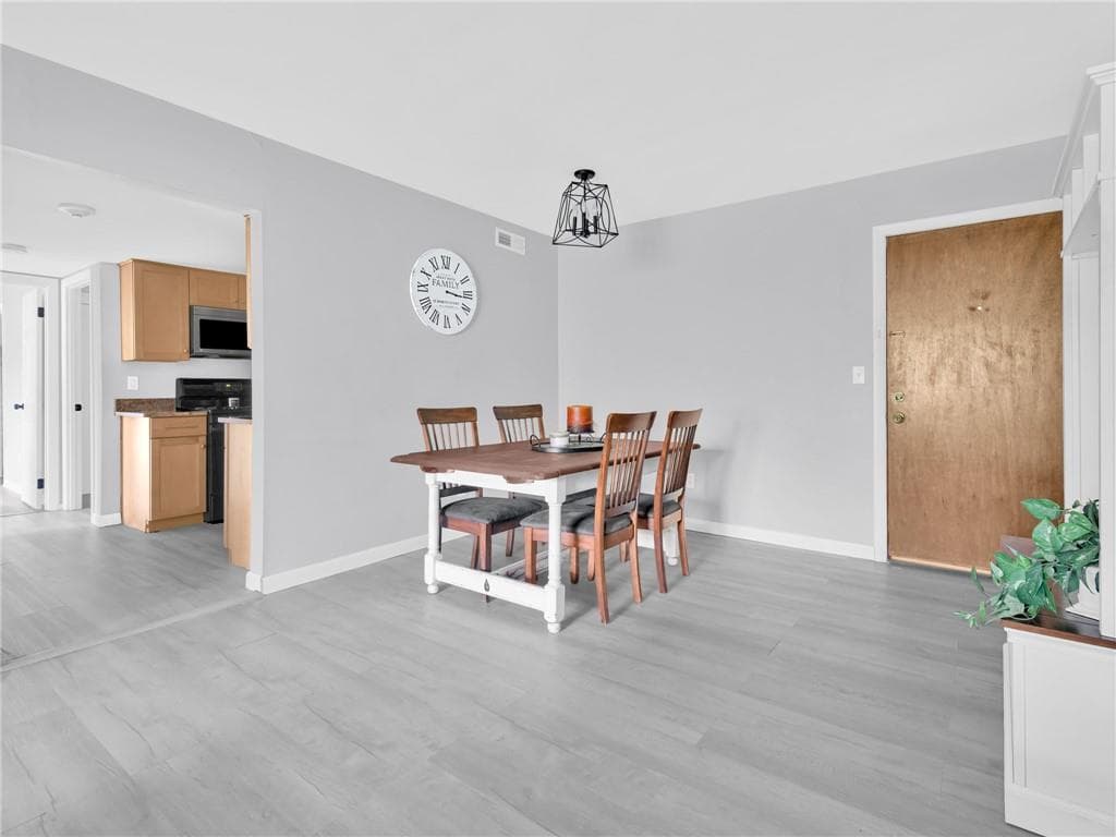 1137 1/2 Hartford Avenue UNIT 5B photo 6