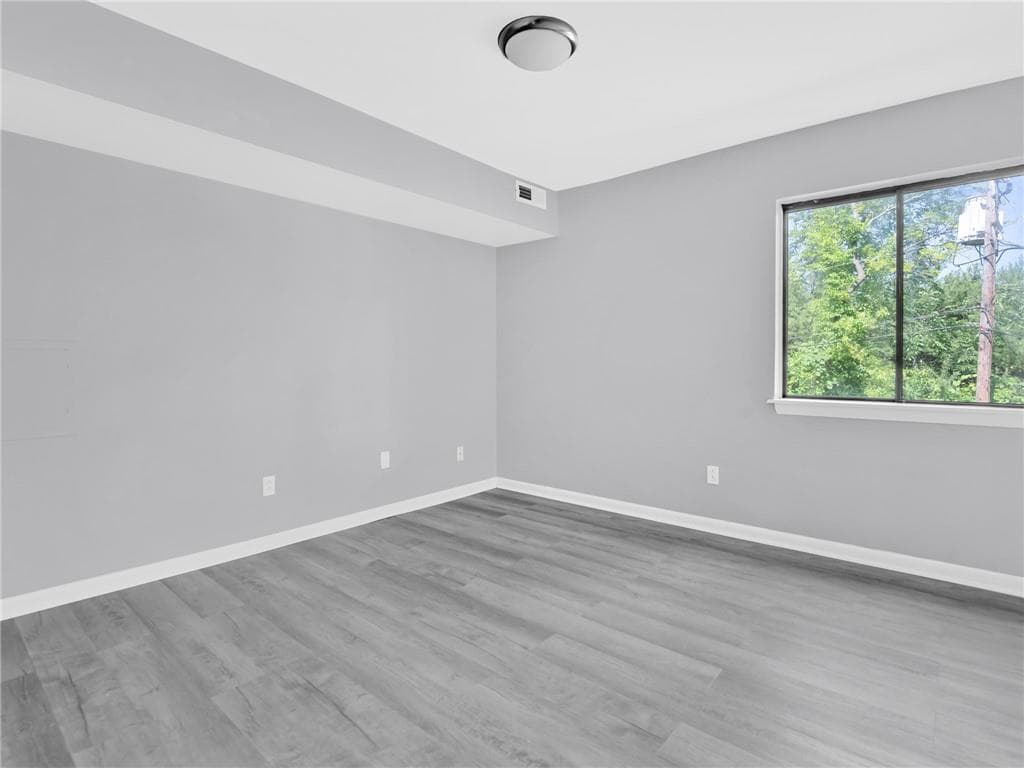 1137 1/2 Hartford Avenue UNIT 5B photo 16