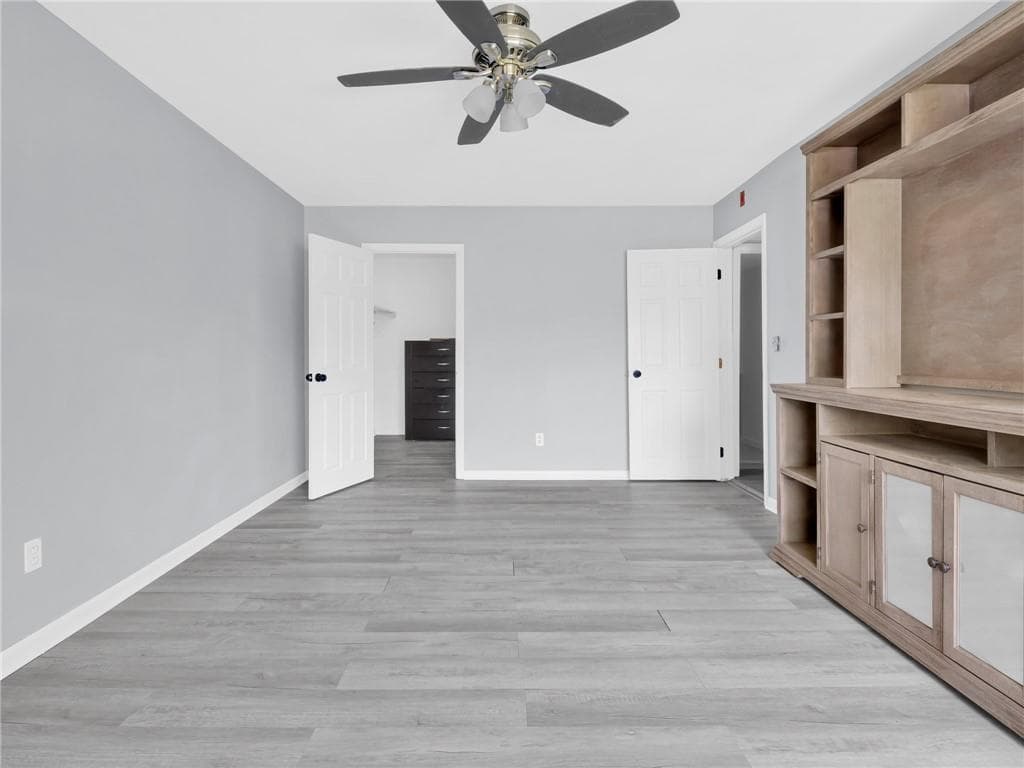 1137 1/2 Hartford Avenue UNIT 5B photo 9