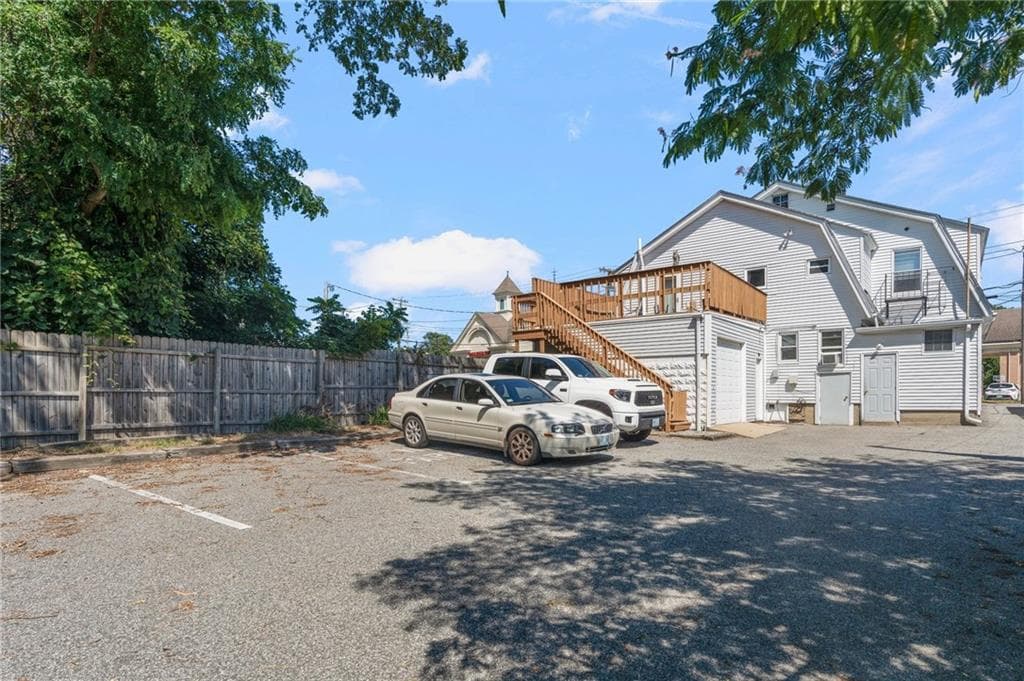 3341 Post Road photo 6