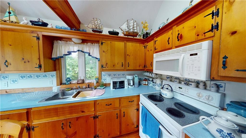 043 Merrill Lane photo 8