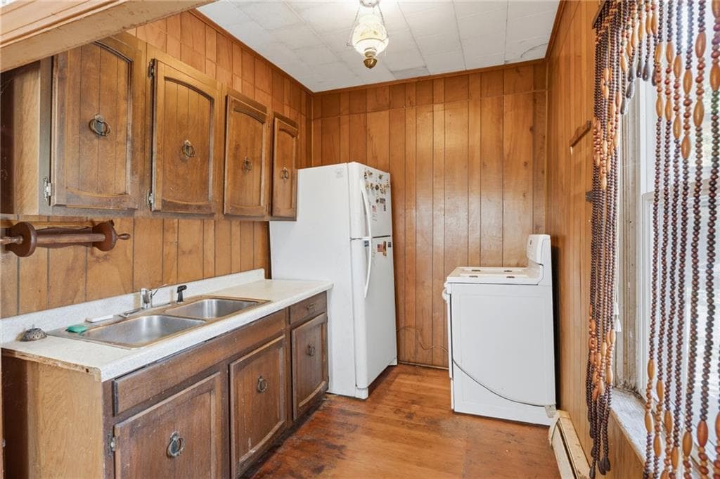 Multi Family at 400 406 Thames Street, Bristol, photo 14 of 50