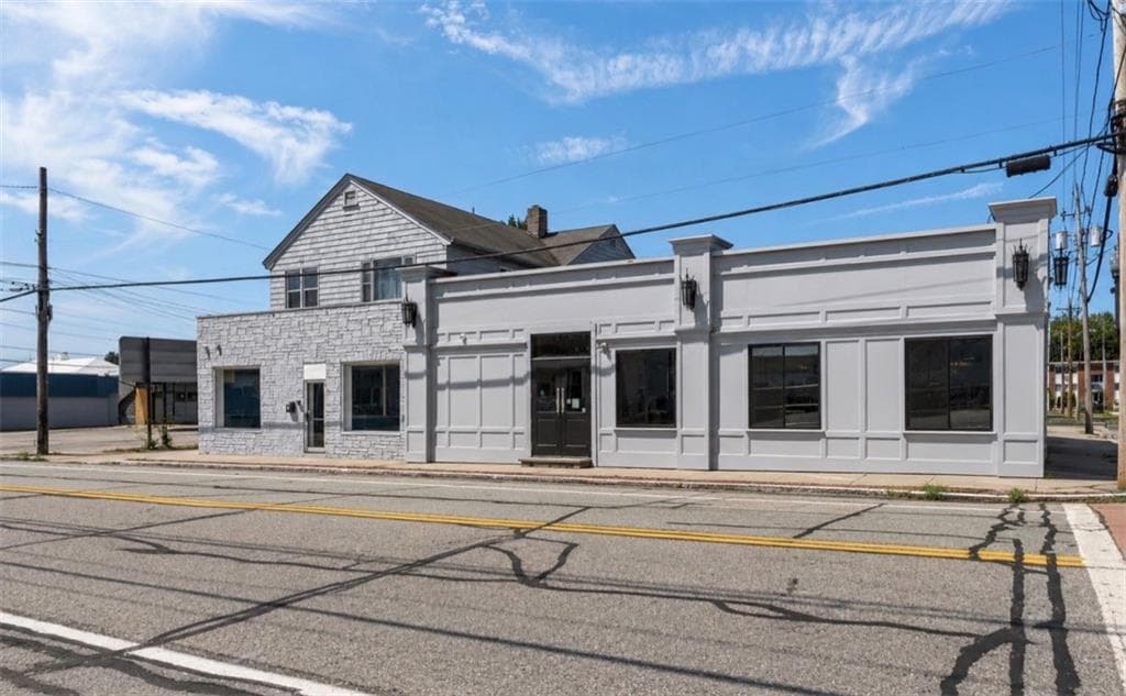 1058 Charles Street