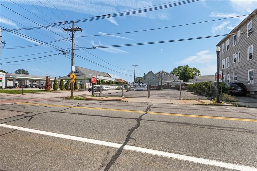 162 Vincent Avenue photo 5
