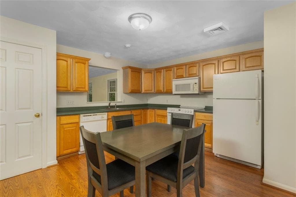 Condominium at 1 Bristol Woods Drive UNIT B1, Bristol, photo 5 of 31