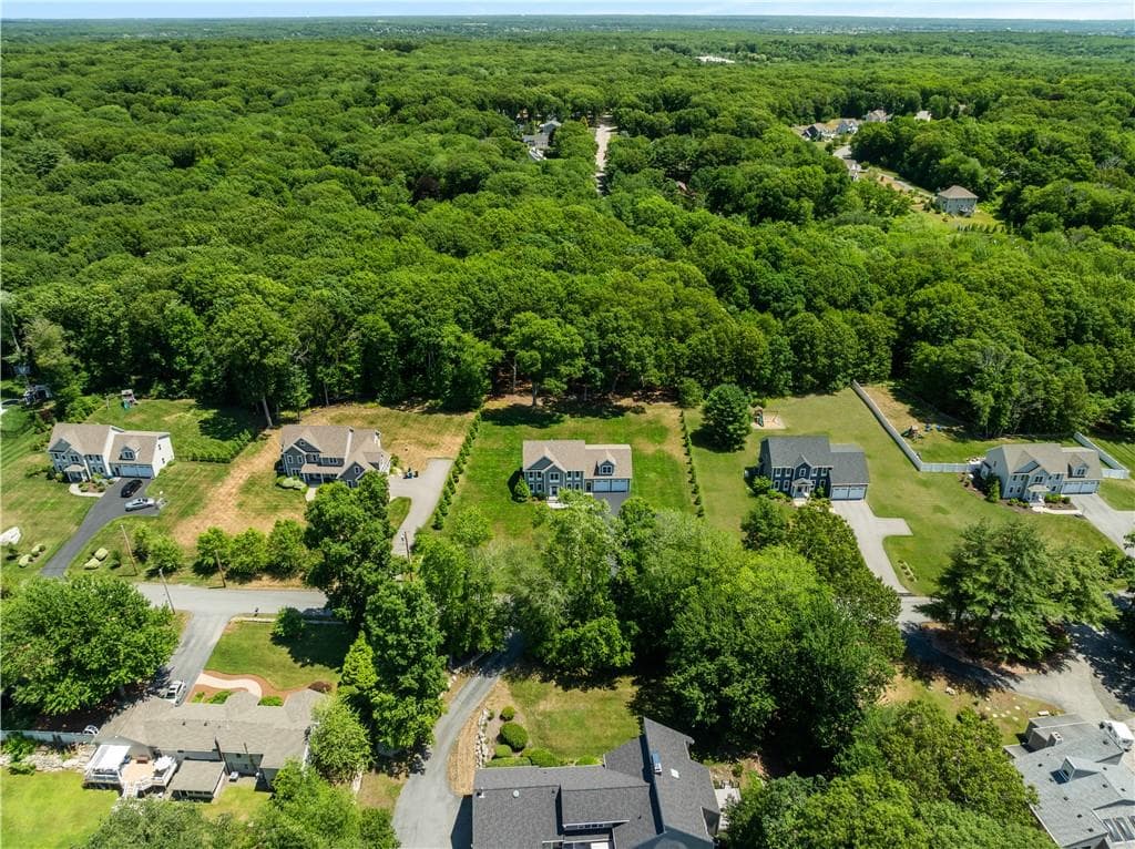 42 East Lantern Road photo 3