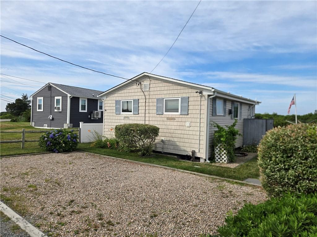 725 H Succotash Road photo 3