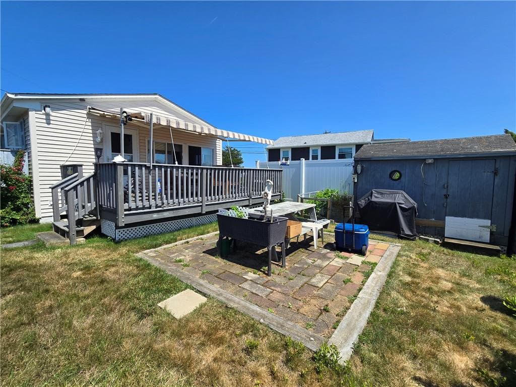 725 H Succotash Road photo 18