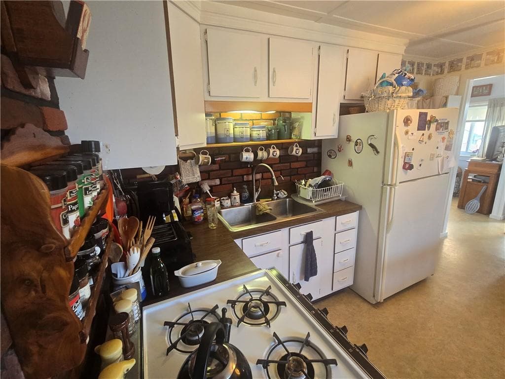 725 H Succotash Road photo 11