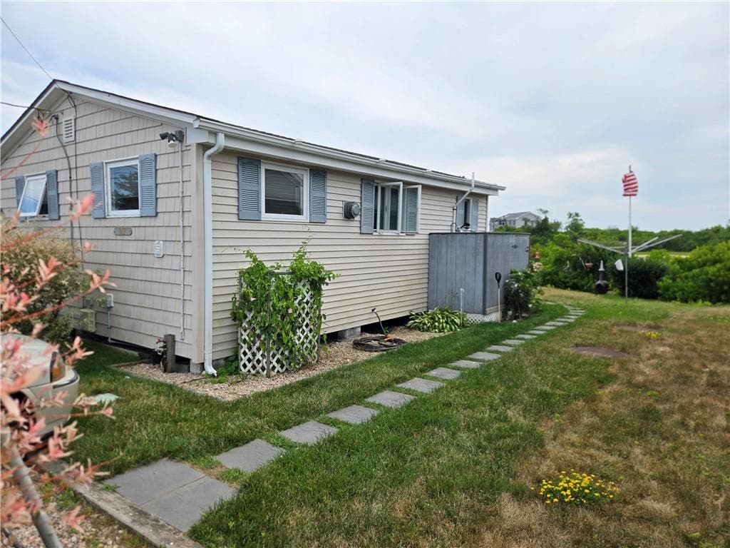 725 H Succotash Road photo 4
