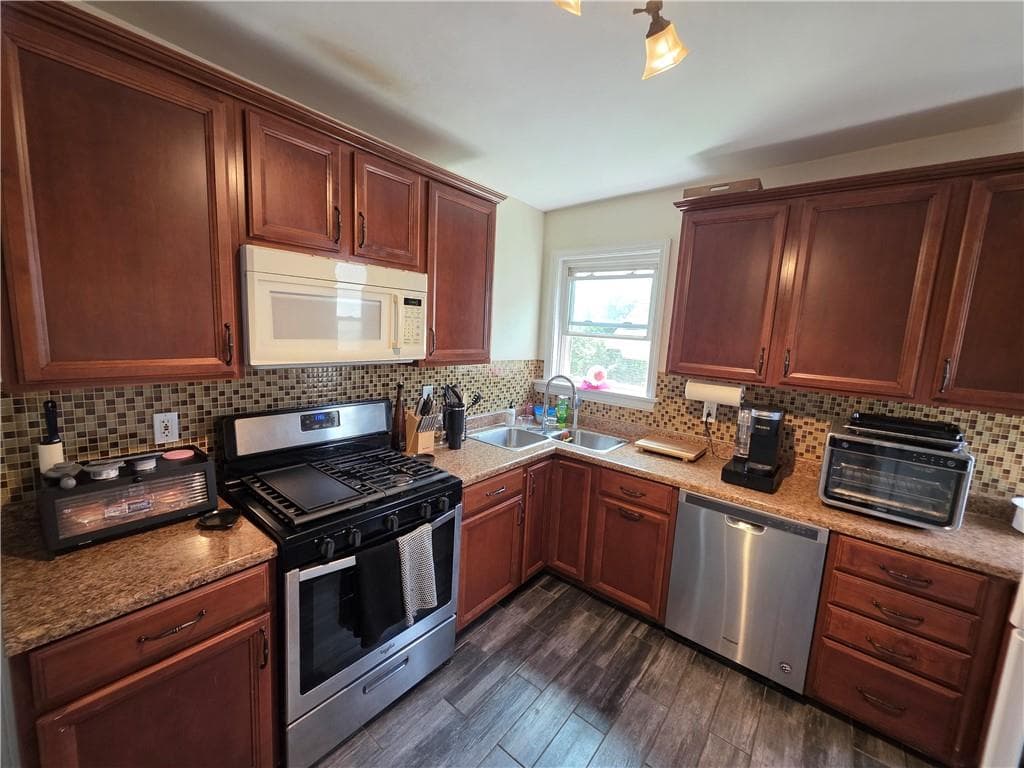 422 East Avenue photo 12