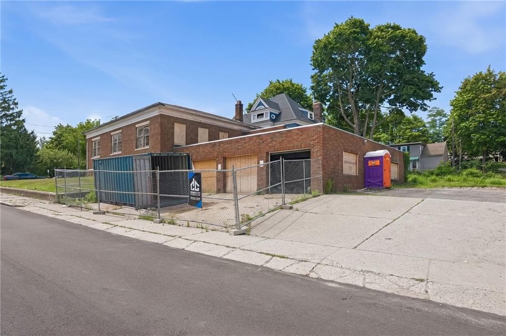 76 Providence Street photo 31