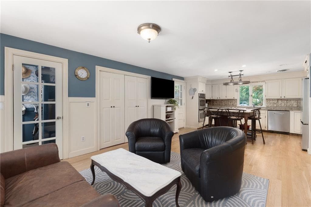 1 Gladridge Drive photo 3