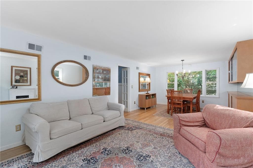 1 Gladridge Drive photo 8
