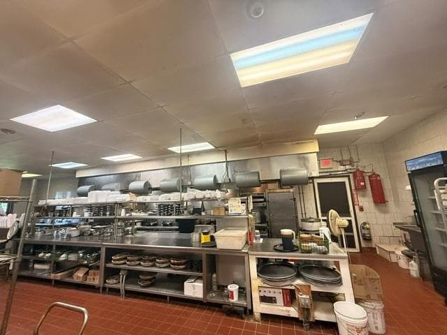 Commercial at 1172 Main Street, Richmond, photo 6 of 10