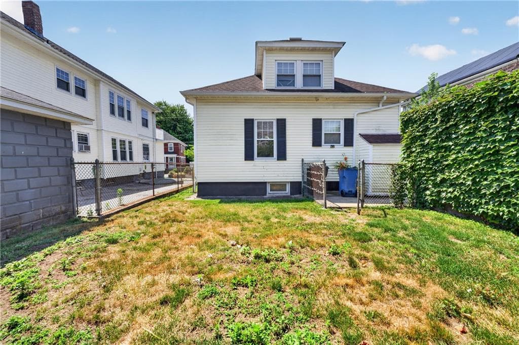 167 Narragansett Street photo 17