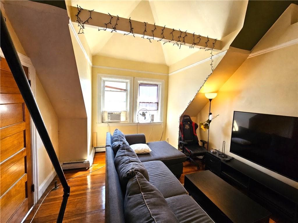 29 31 Laura Street UNIT 3