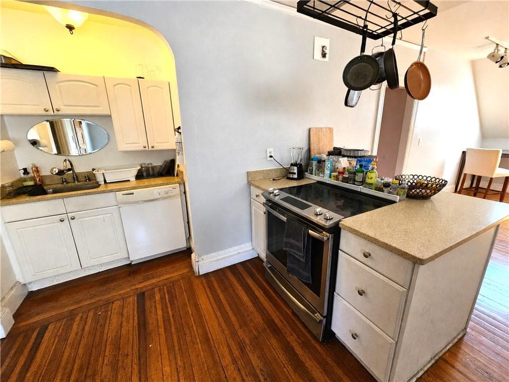 Condominium at 29 31 Laura Street UNIT 3, Providence, photo 10 of 20