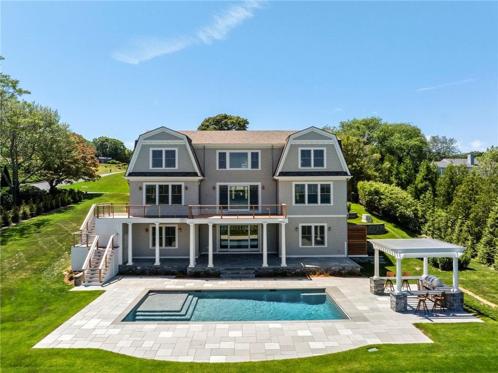 19 Searidge Drive photo 3