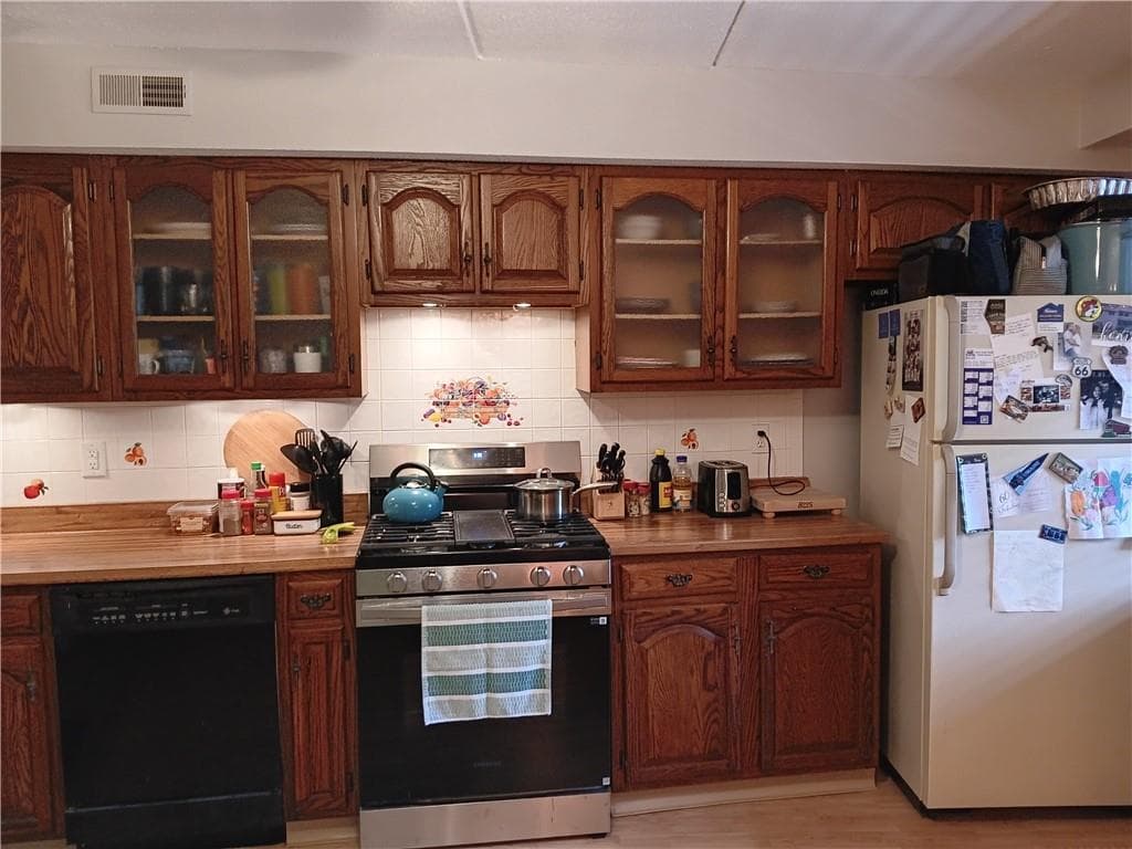 650 East Greenwich Avenue UNIT 3-305 photo 7