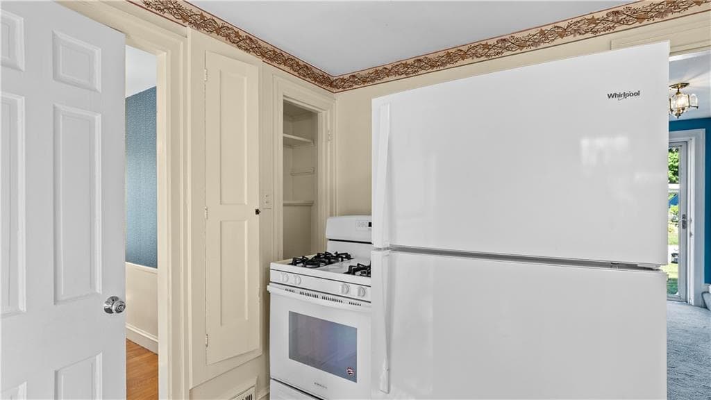 33 Linden Avenue photo 13